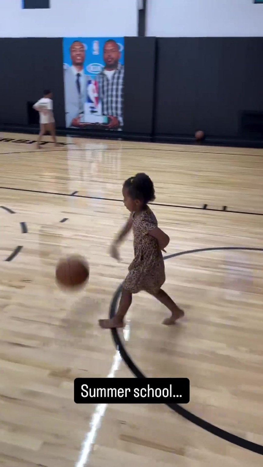 慈父严师利拉德指导女儿Kali运球⛹️♀️...