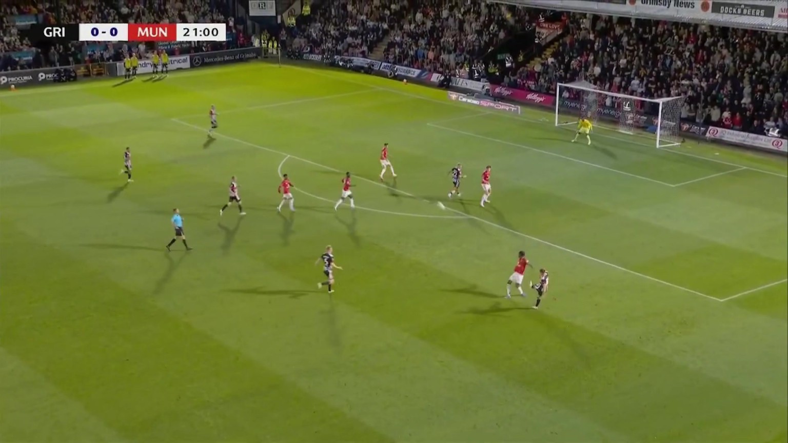 曼联0-1落后英乙球队!阿玛德停球失误被断球,格林斯比反击破门