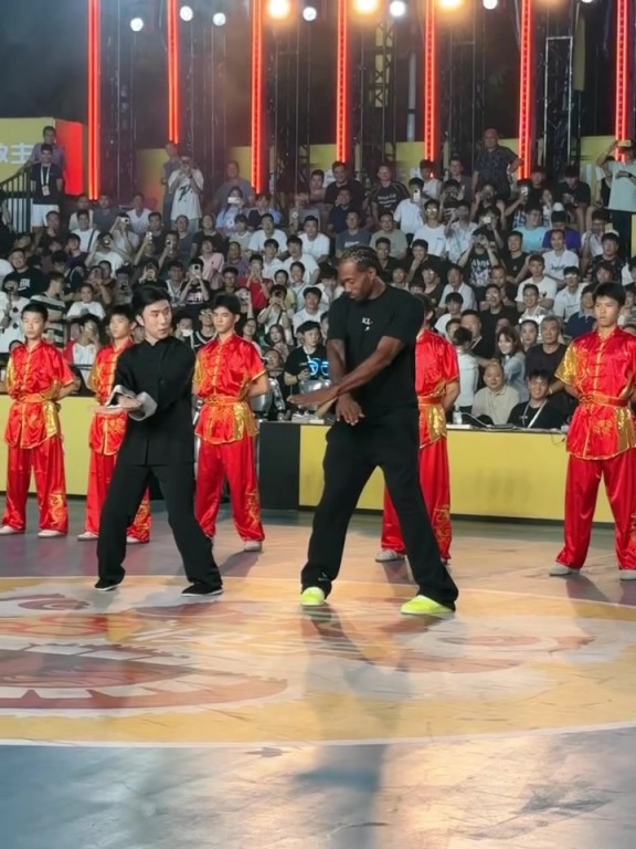快船叶问!小卡中国行学习咏春拳,学的有模有样啊!