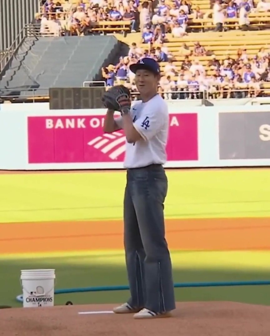 和大谷翔平谁是亚洲一哥?孙兴慜为道奇开球