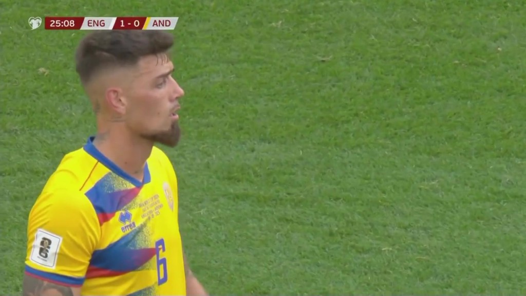 英格兰1-0领先!马杜埃凯传中,安道尔后卫头球解围自摆乌龙!