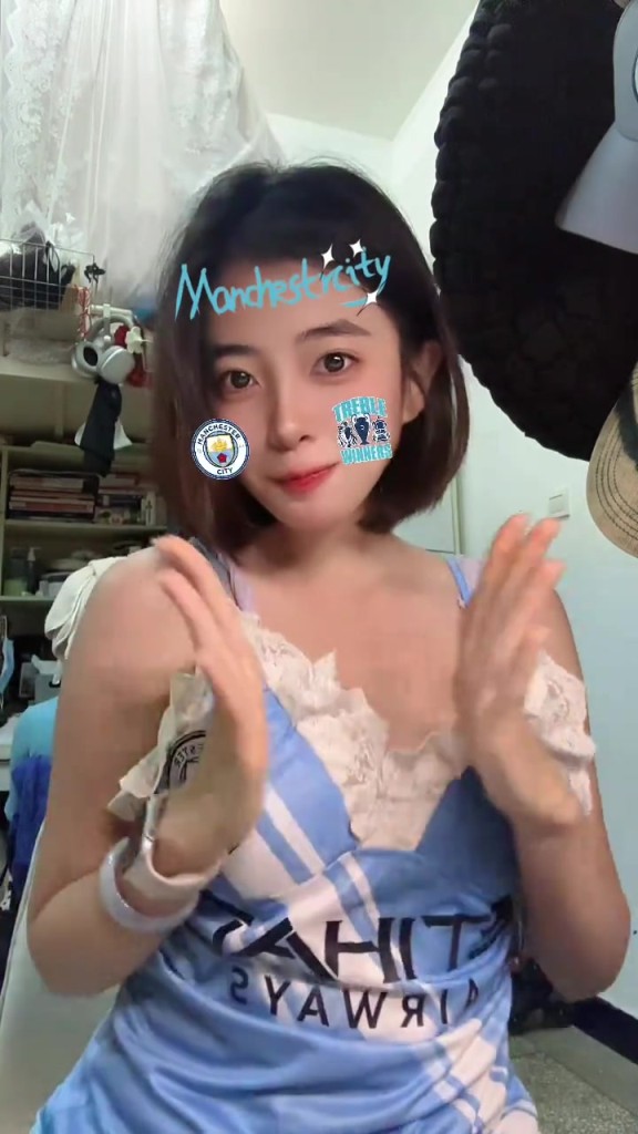 哇塞!这期是谁定制的曼城专属裙子,曼联球迷这招太狠了